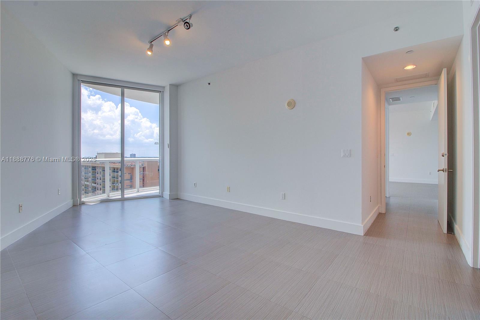 15901 Collins Ave # 1605