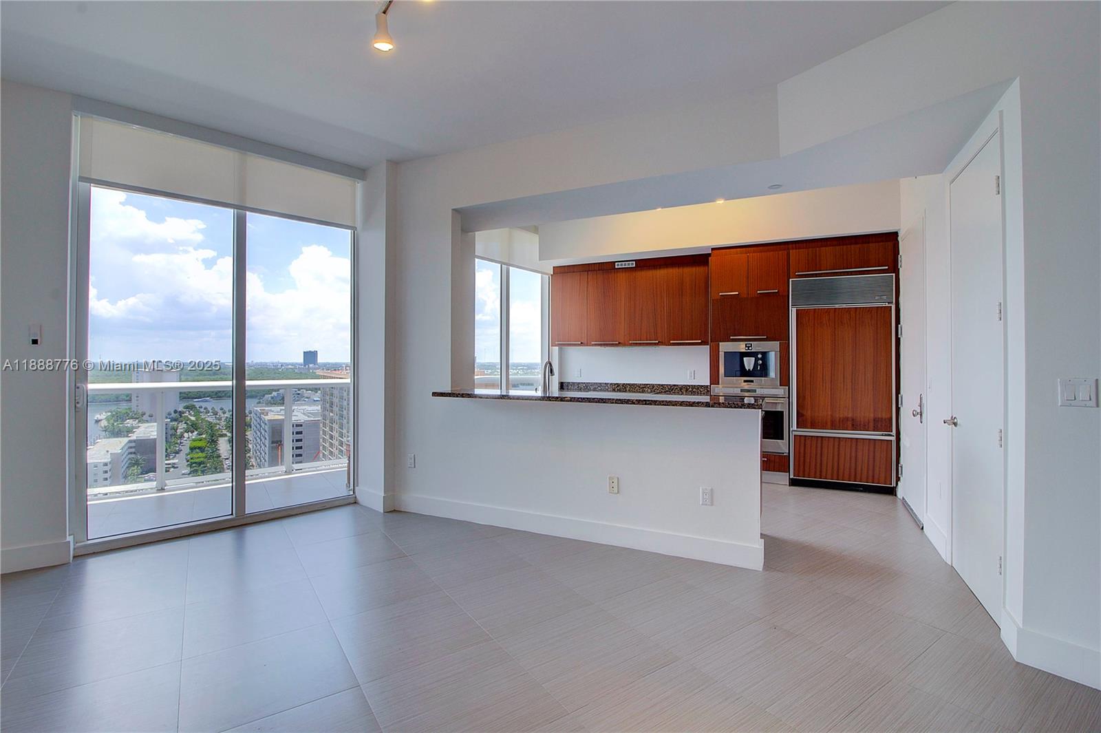 15901 Collins Ave # 1605