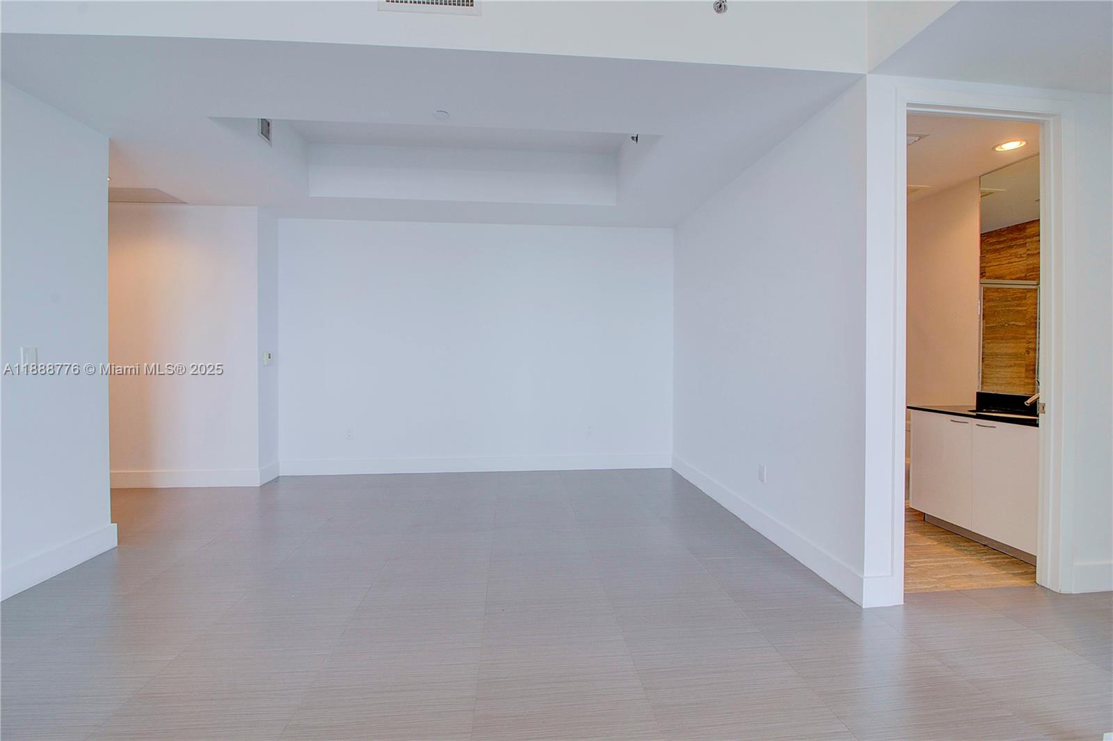 15901 Collins Ave # 1605