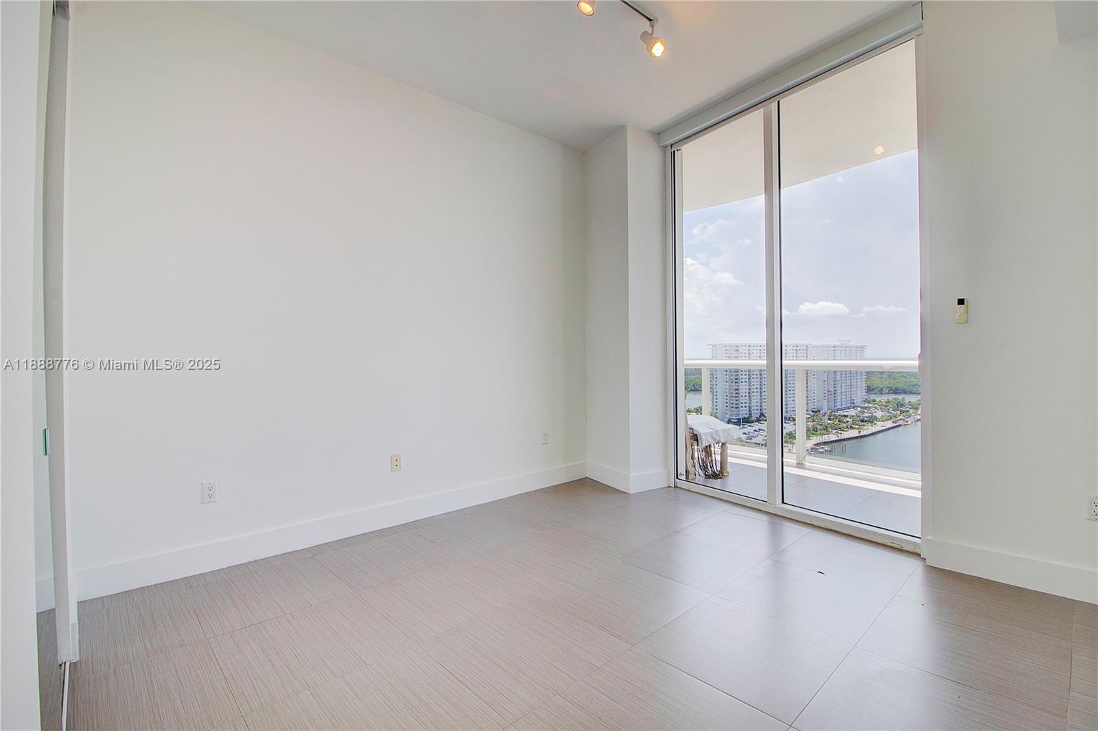 15901 Collins Ave # 1605