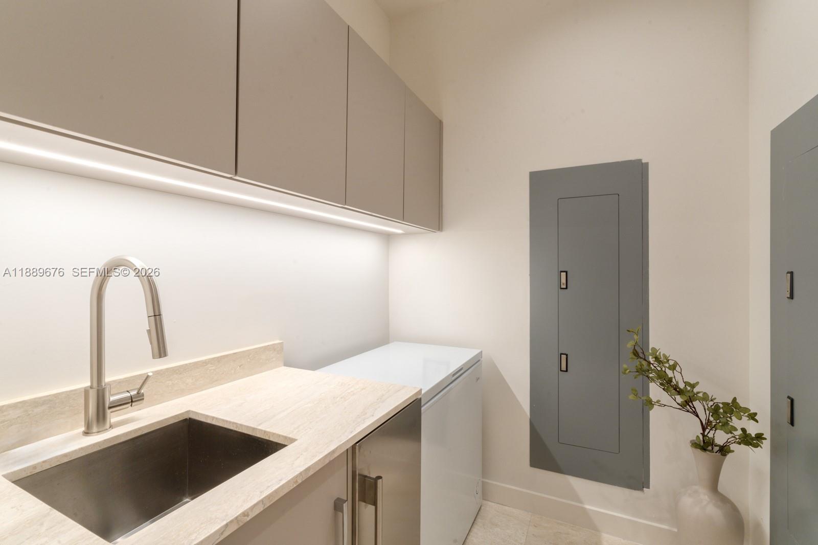 18501 Collins Ave # 2301