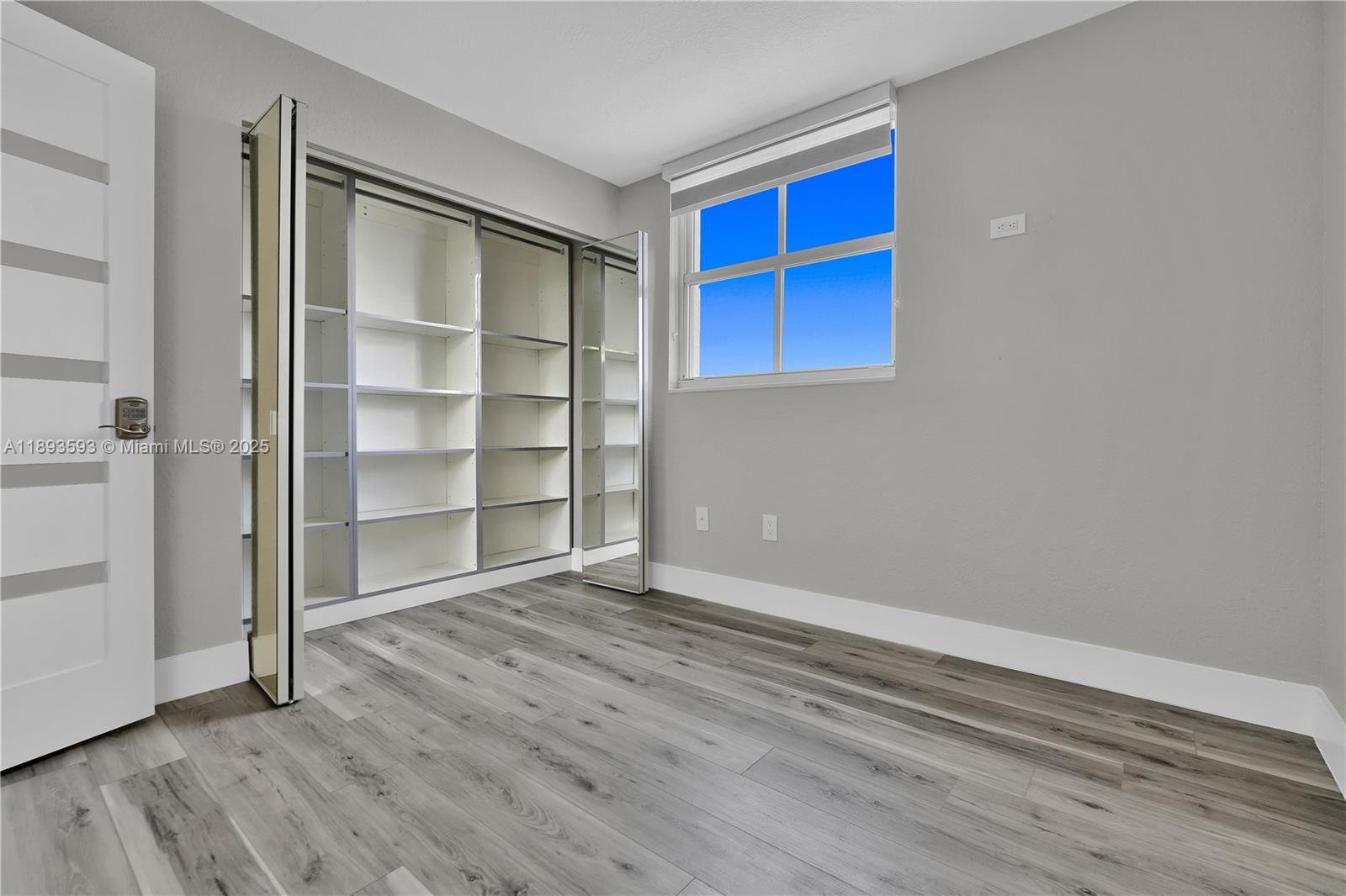 5880 Collins Ave # 403
