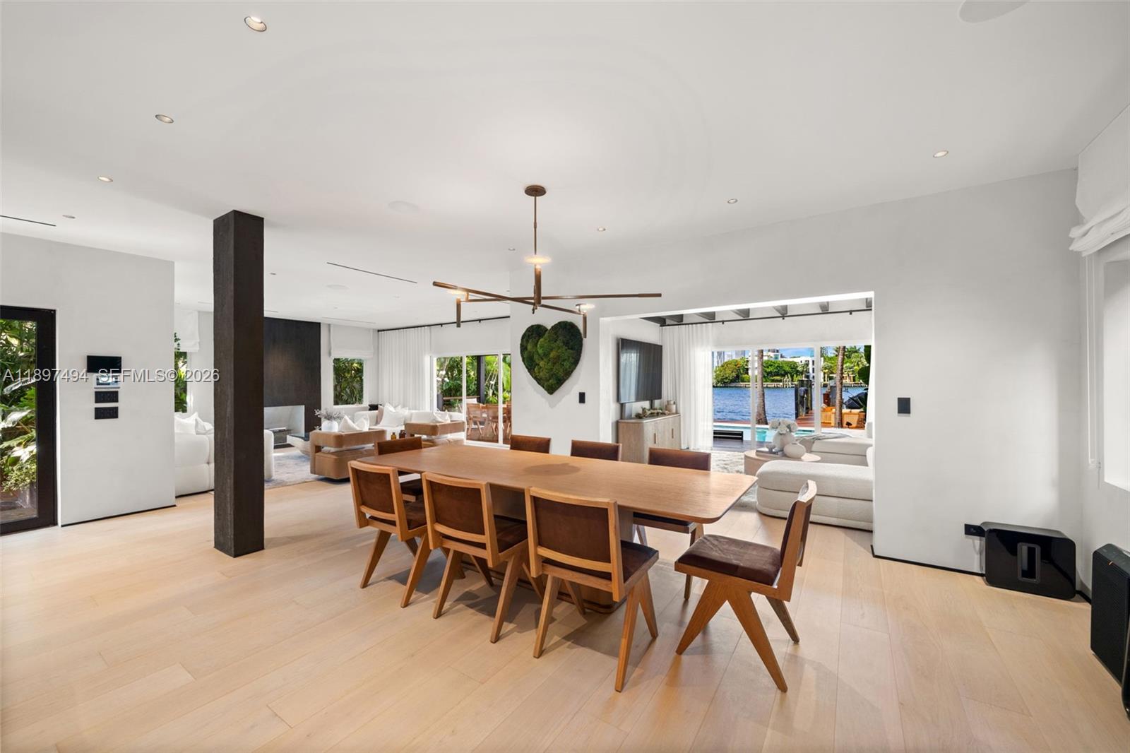 244 W San Marino Dr