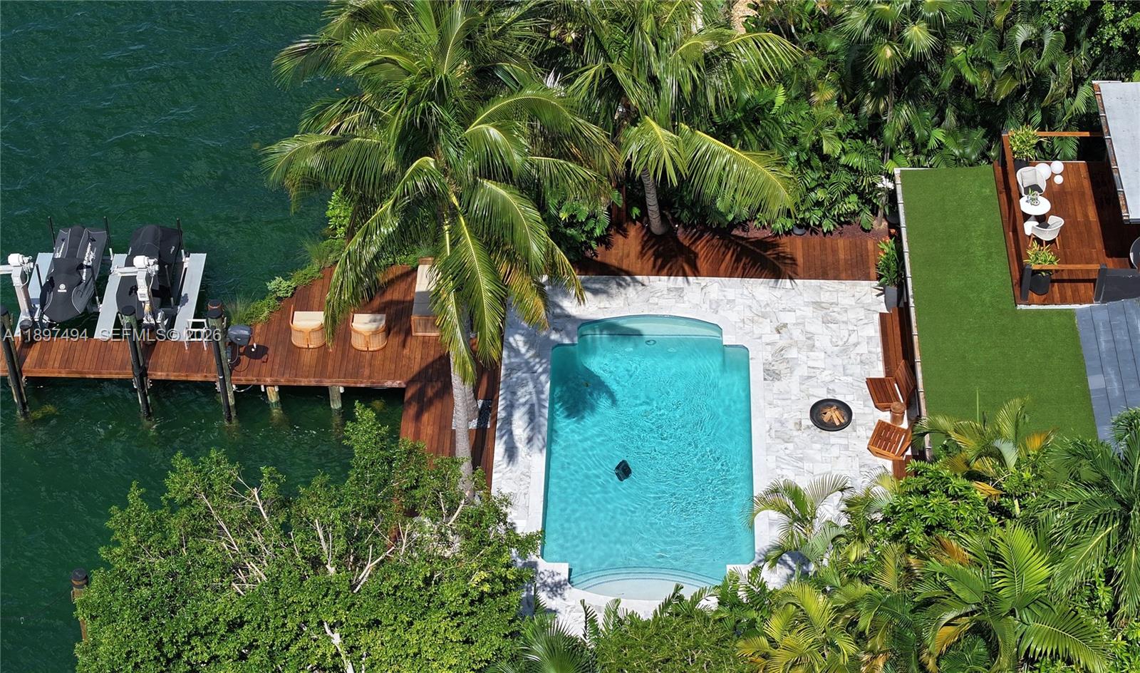 244 W San Marino Dr