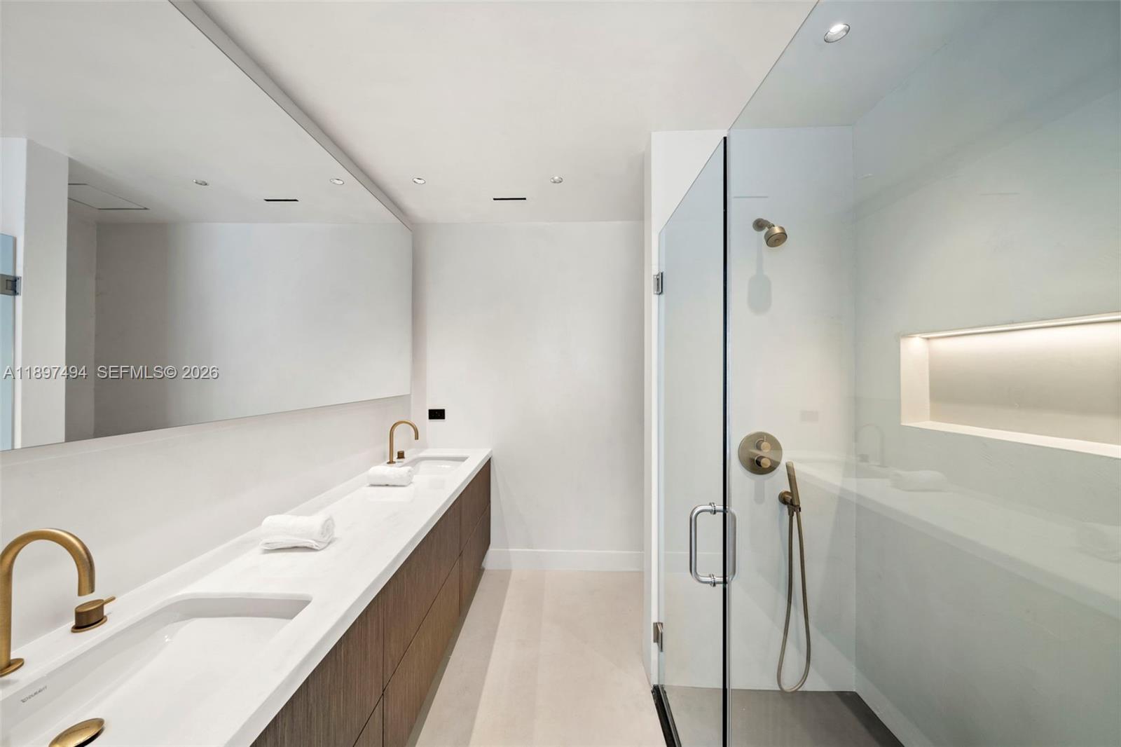 244 W San Marino Dr