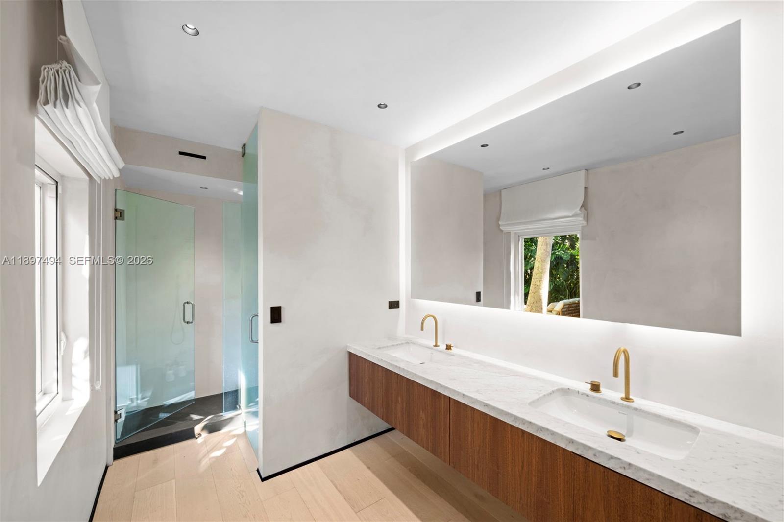 244 W San Marino Dr