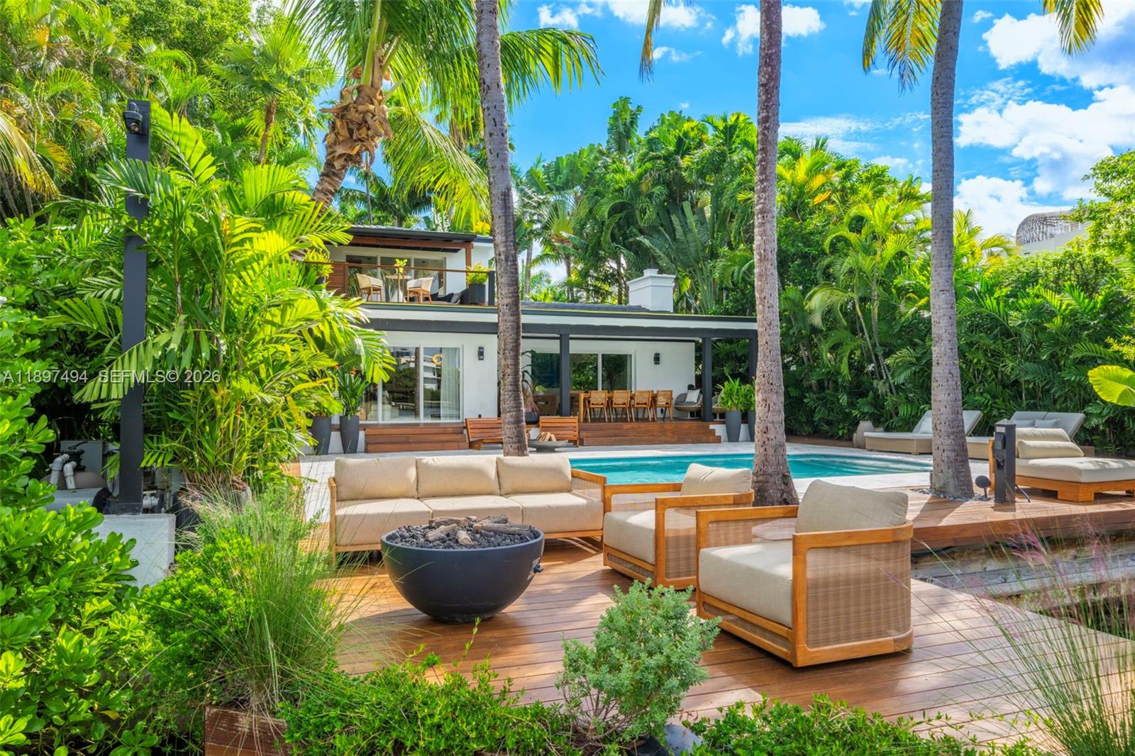 244 W San Marino Dr