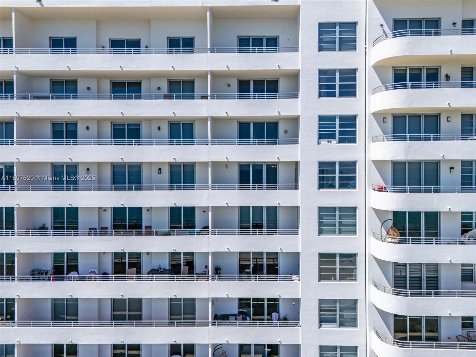 5555 Collins Ave # 14E
