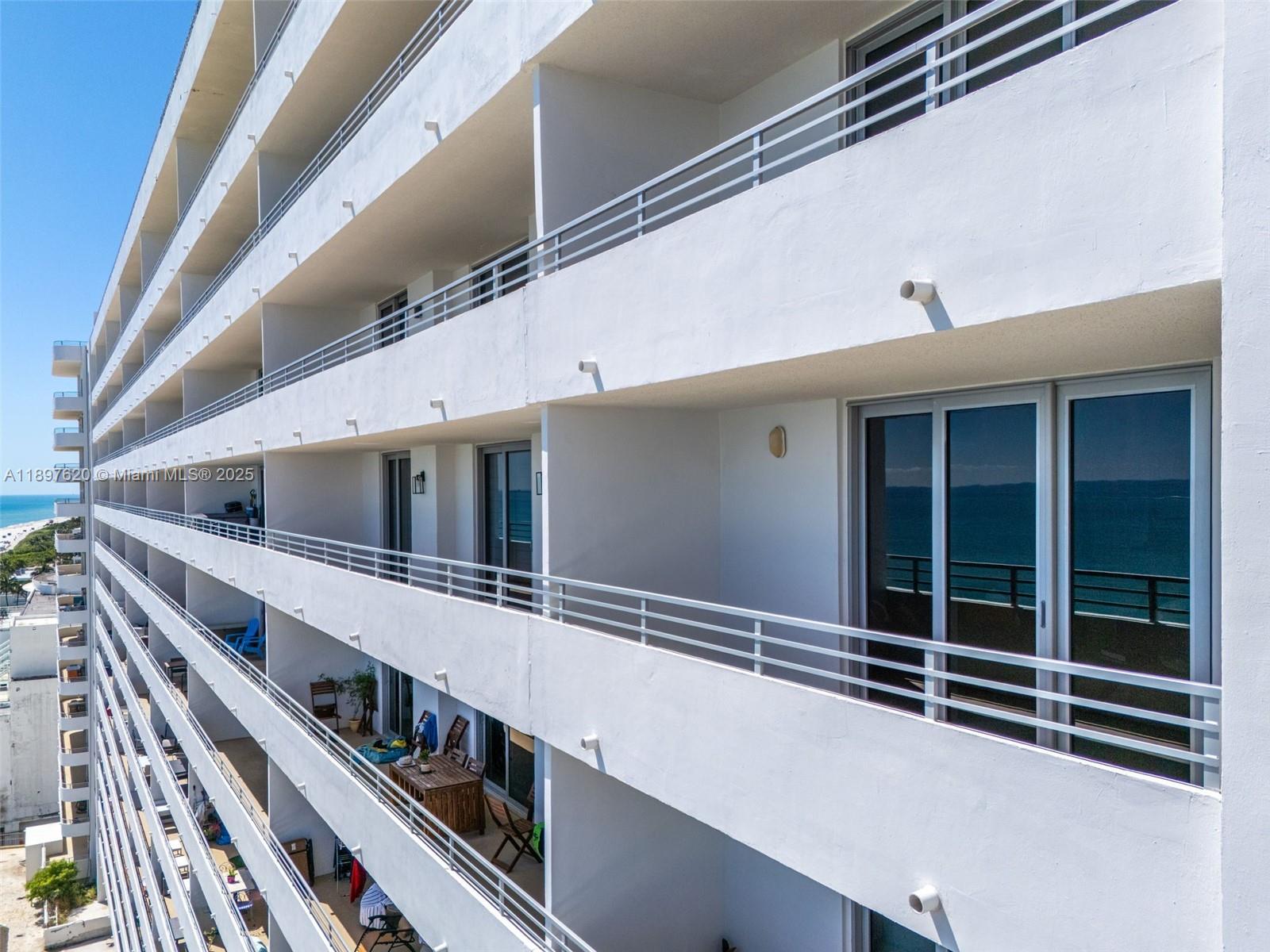 5555 Collins Ave # 14E