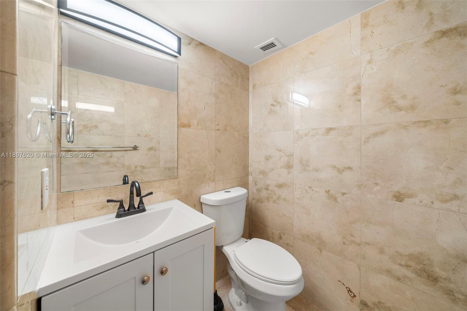 5555 Collins Ave # 14E