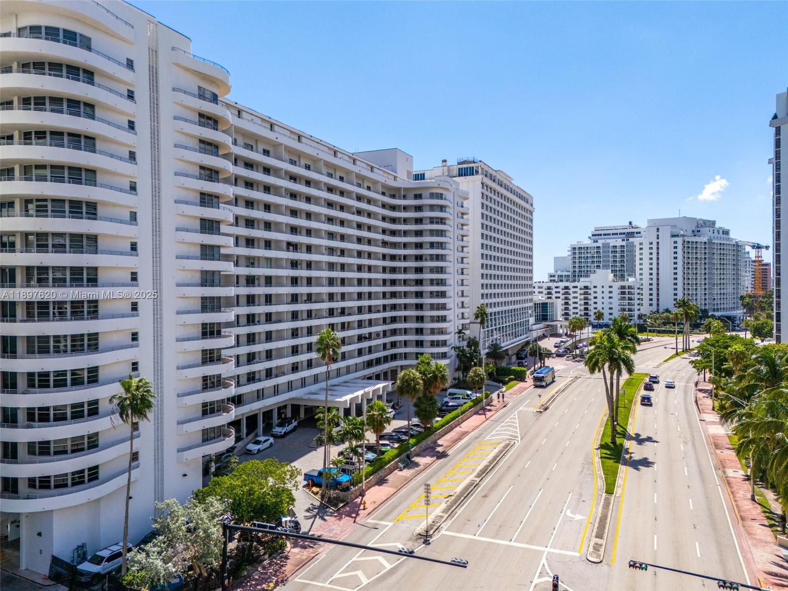5555 Collins Ave # 14E