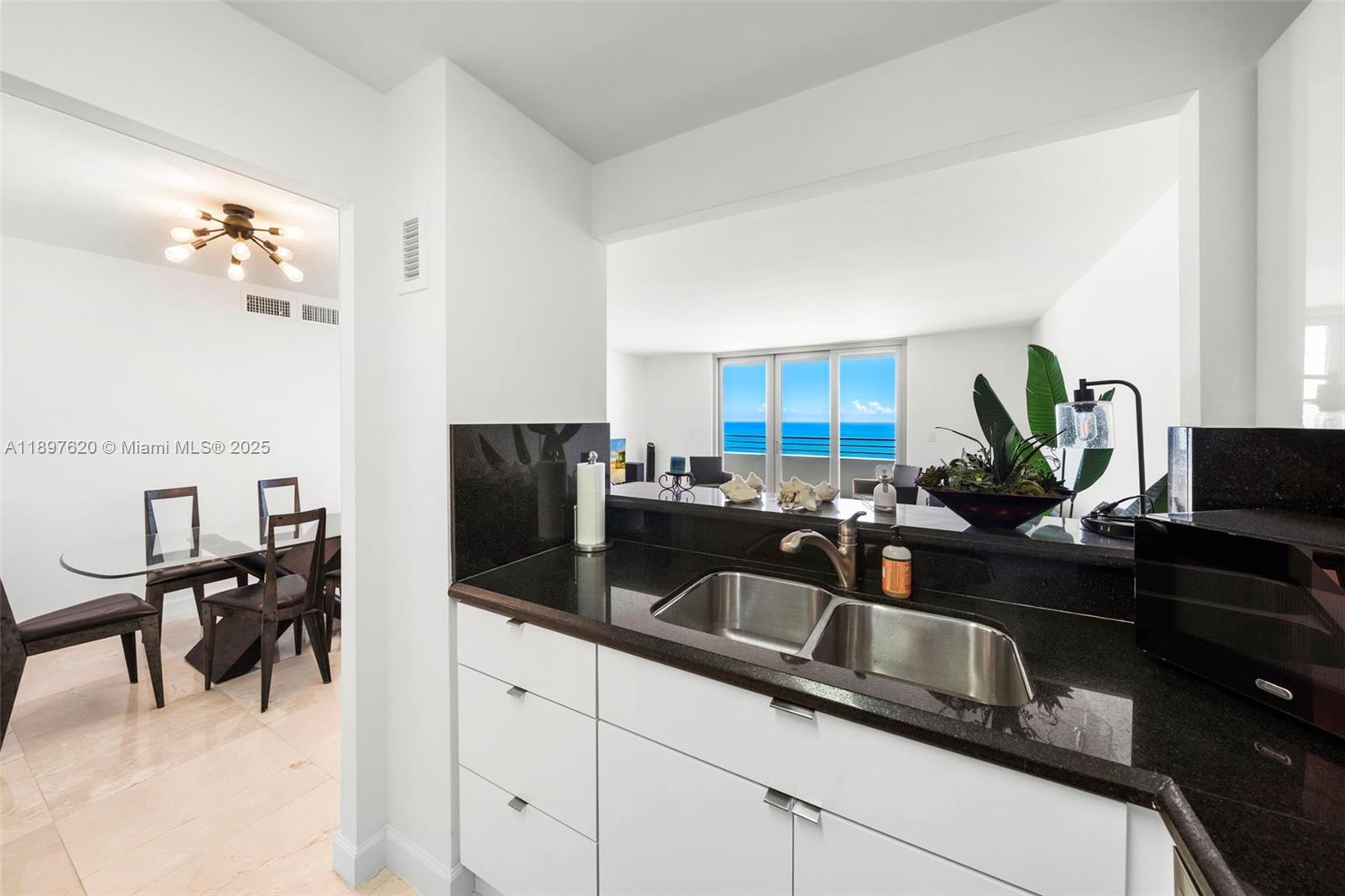 5555 Collins Ave # 14E
