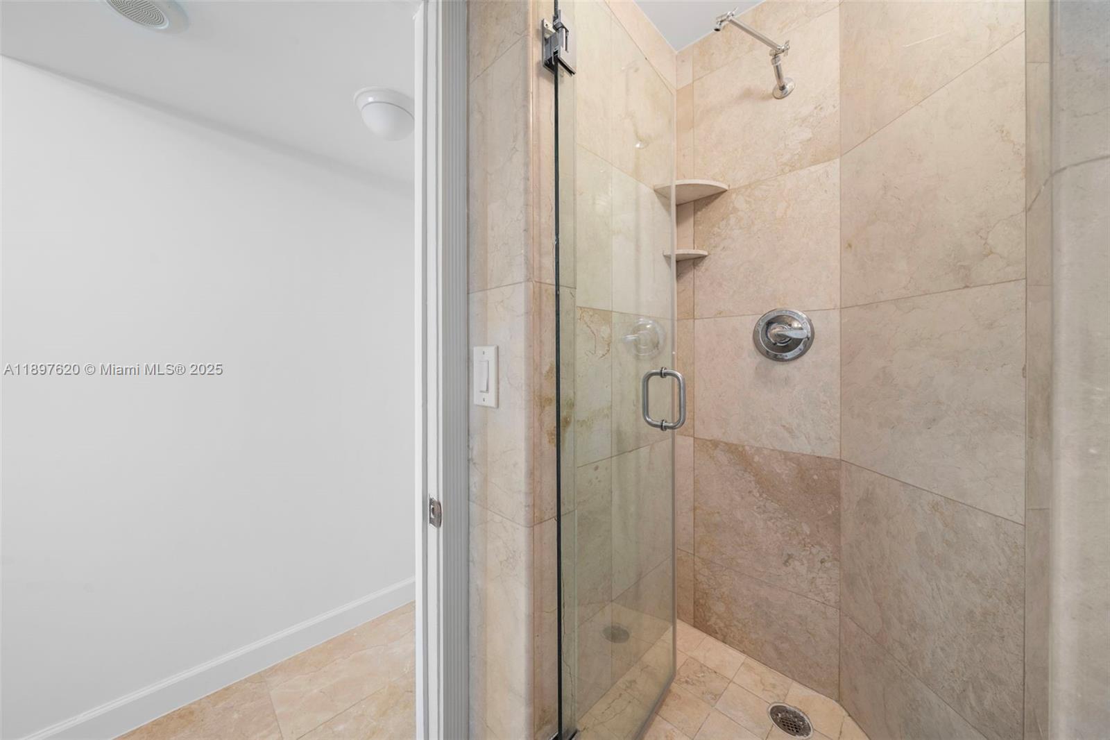 5555 Collins Ave # 14E