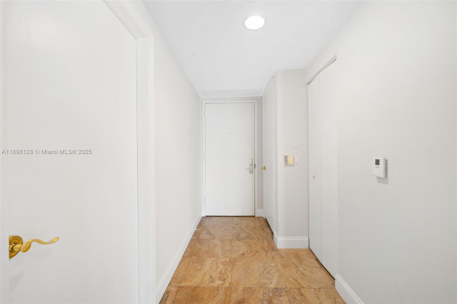4775 Collins Ave # 3207