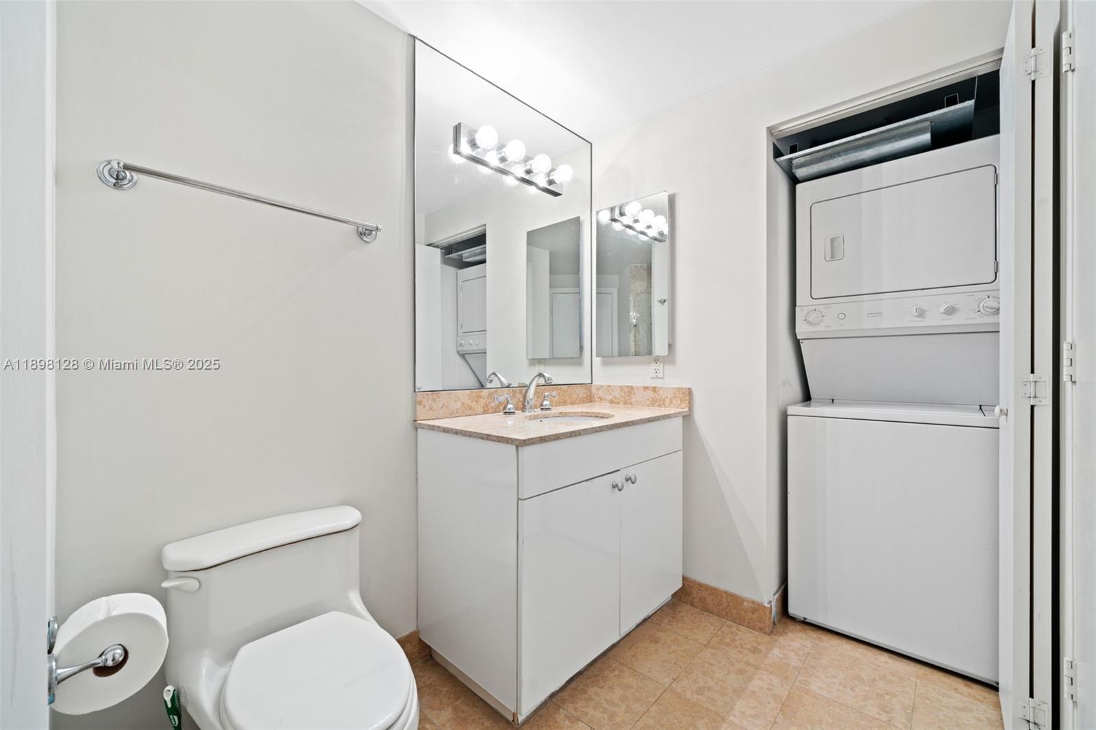 4775 Collins Ave # 3207
