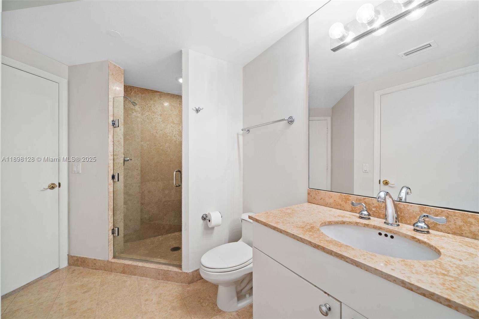4775 Collins Ave # 3207