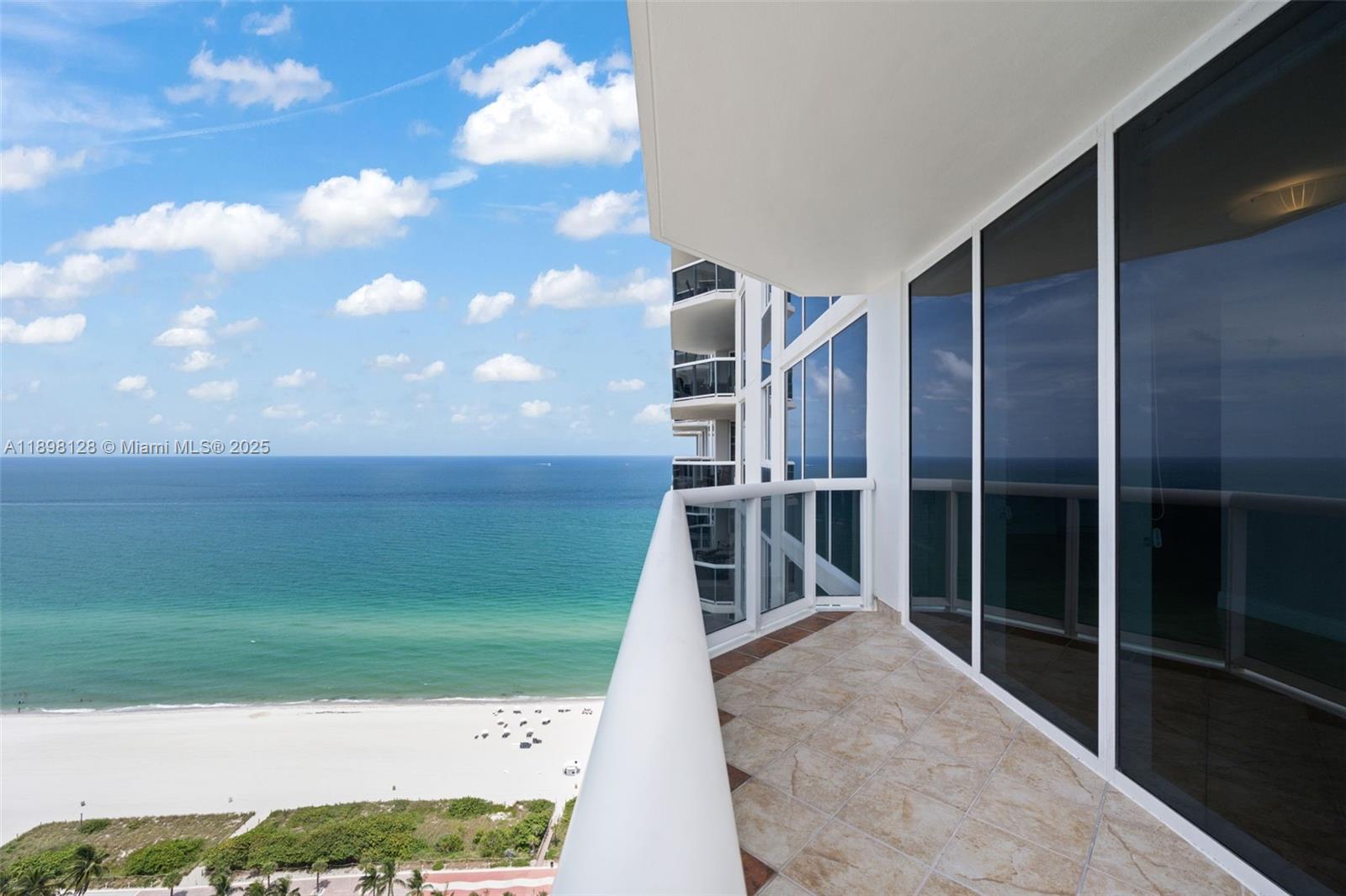 4775 Collins Ave # 3207