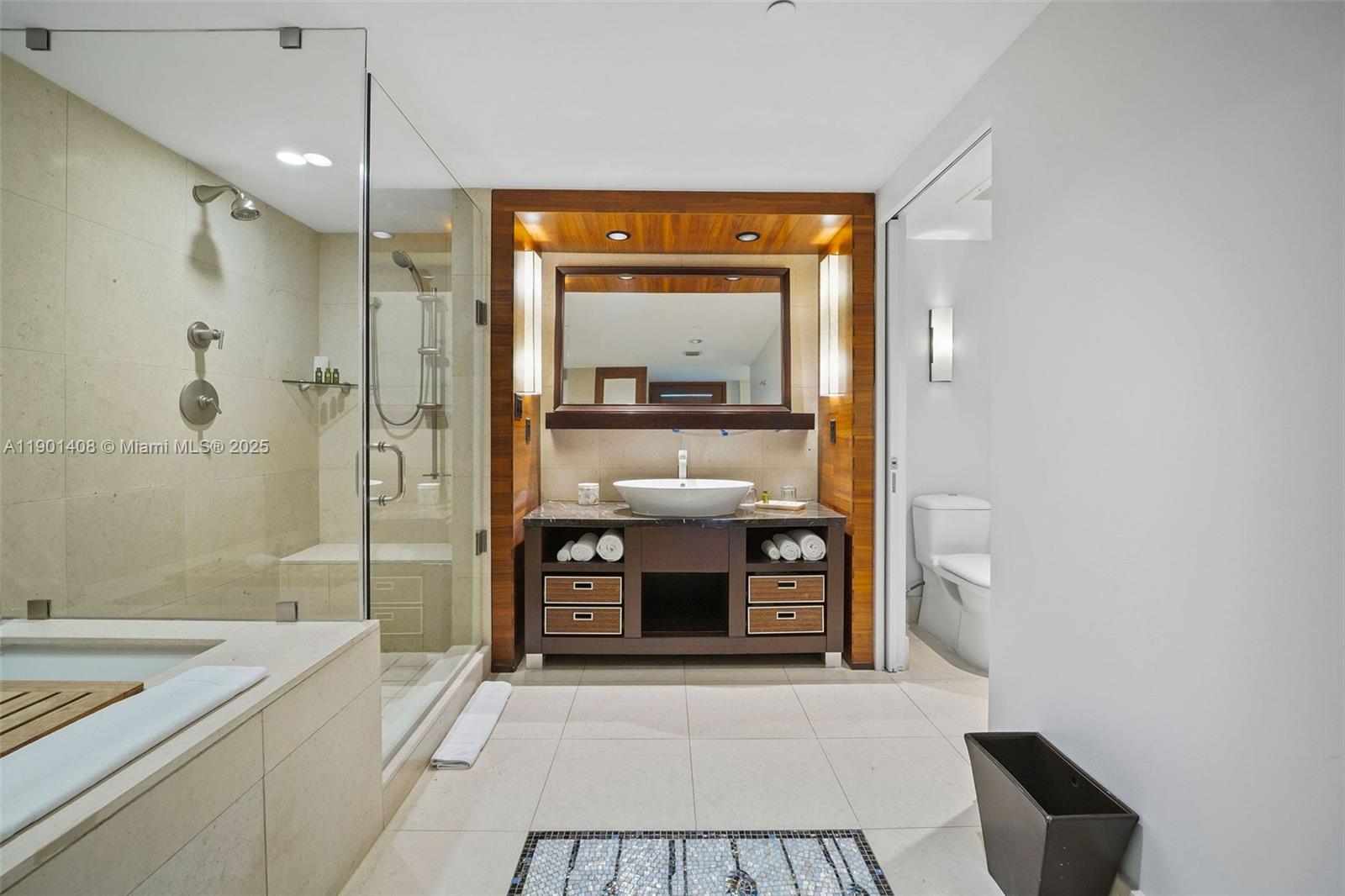 6801 Collins Ave # 422