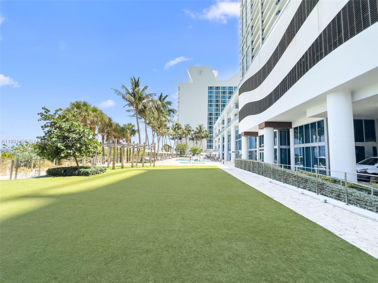 6801 Collins Ave # 422