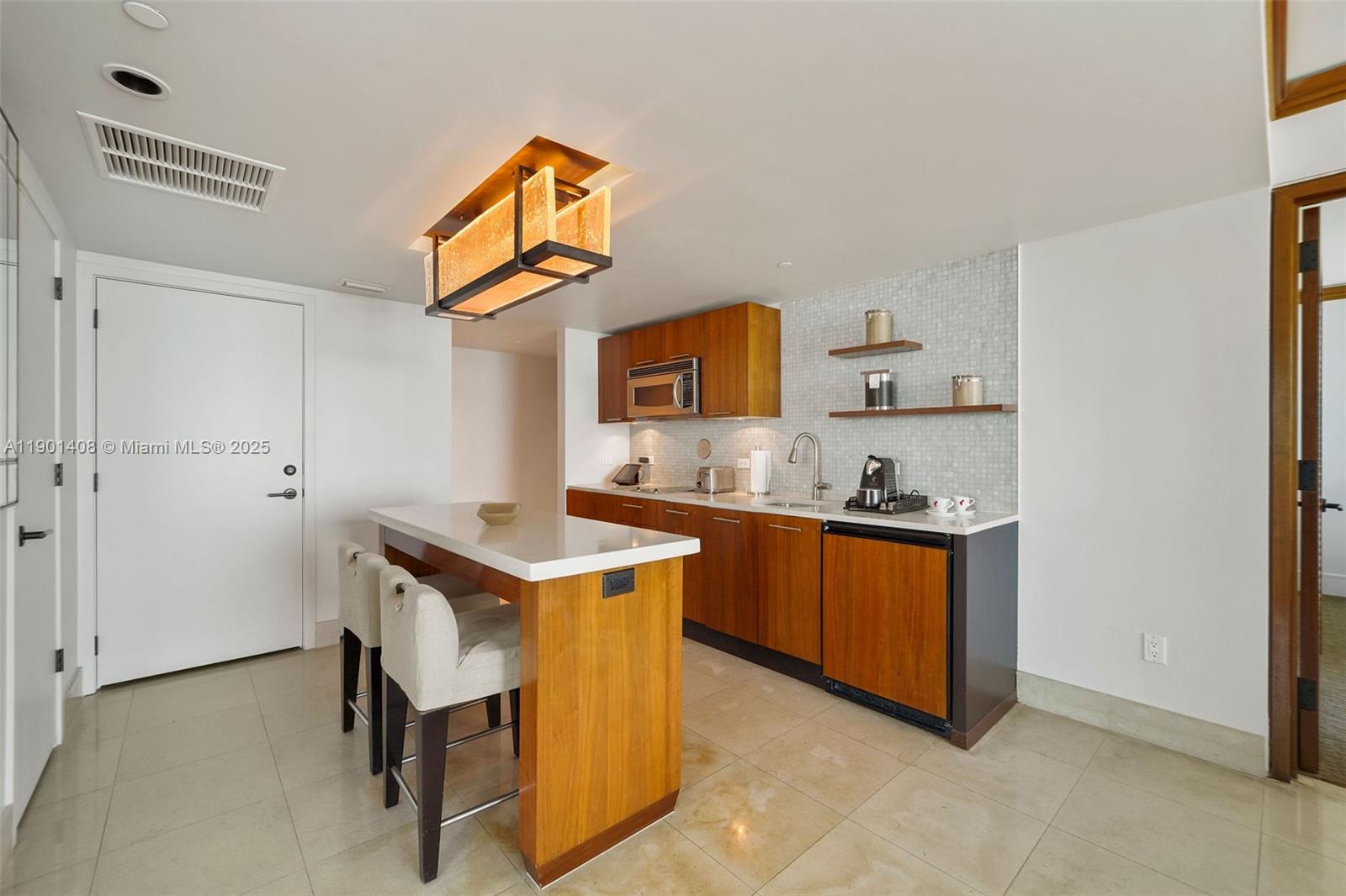 6801 Collins Ave # 422