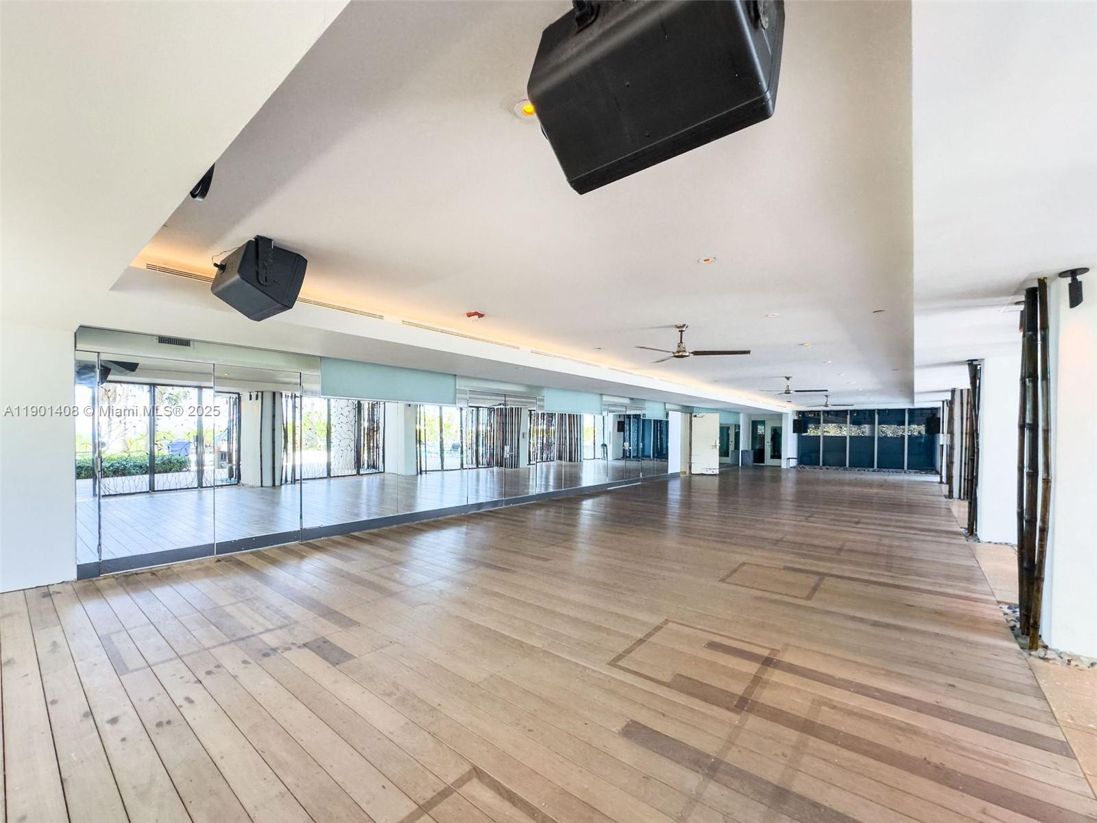 6801 Collins Ave # 422