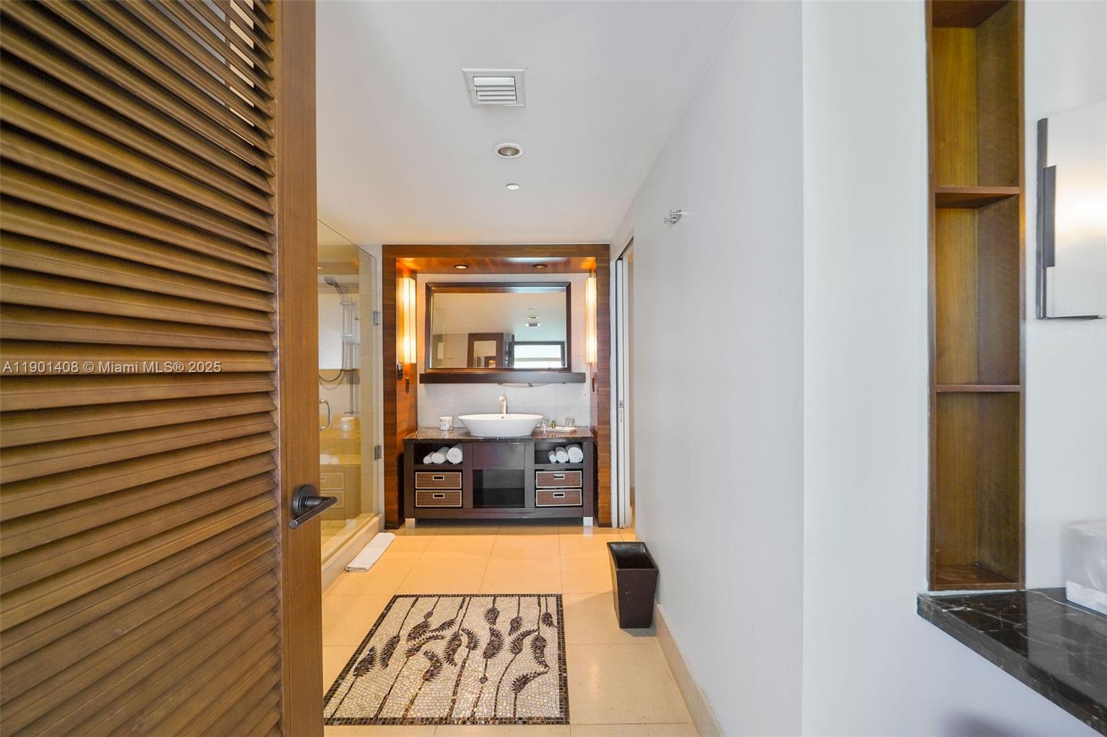 6801 Collins Ave # 422