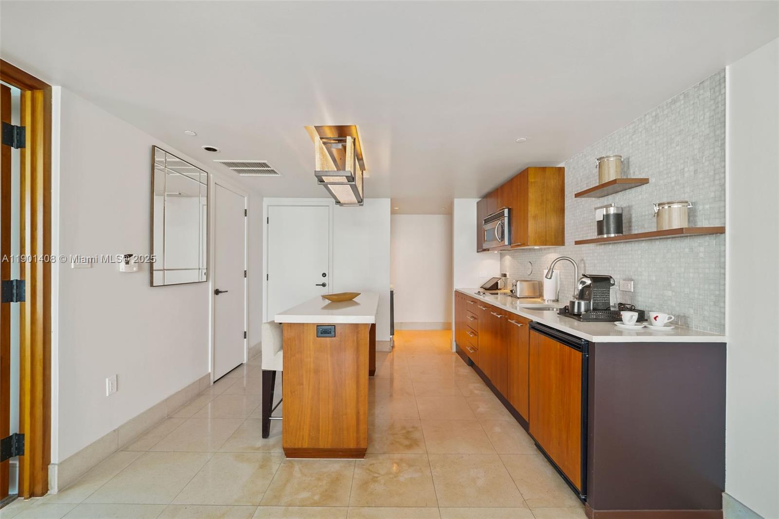 6801 Collins Ave # 422