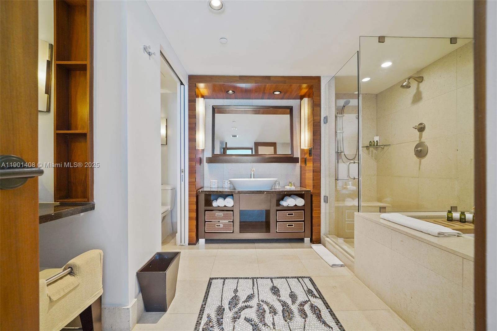 6801 Collins Ave # 422