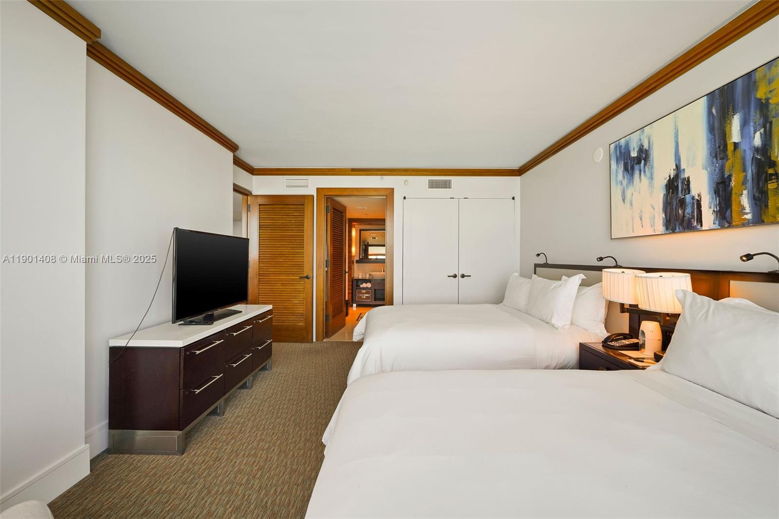 6801 Collins Ave # 422