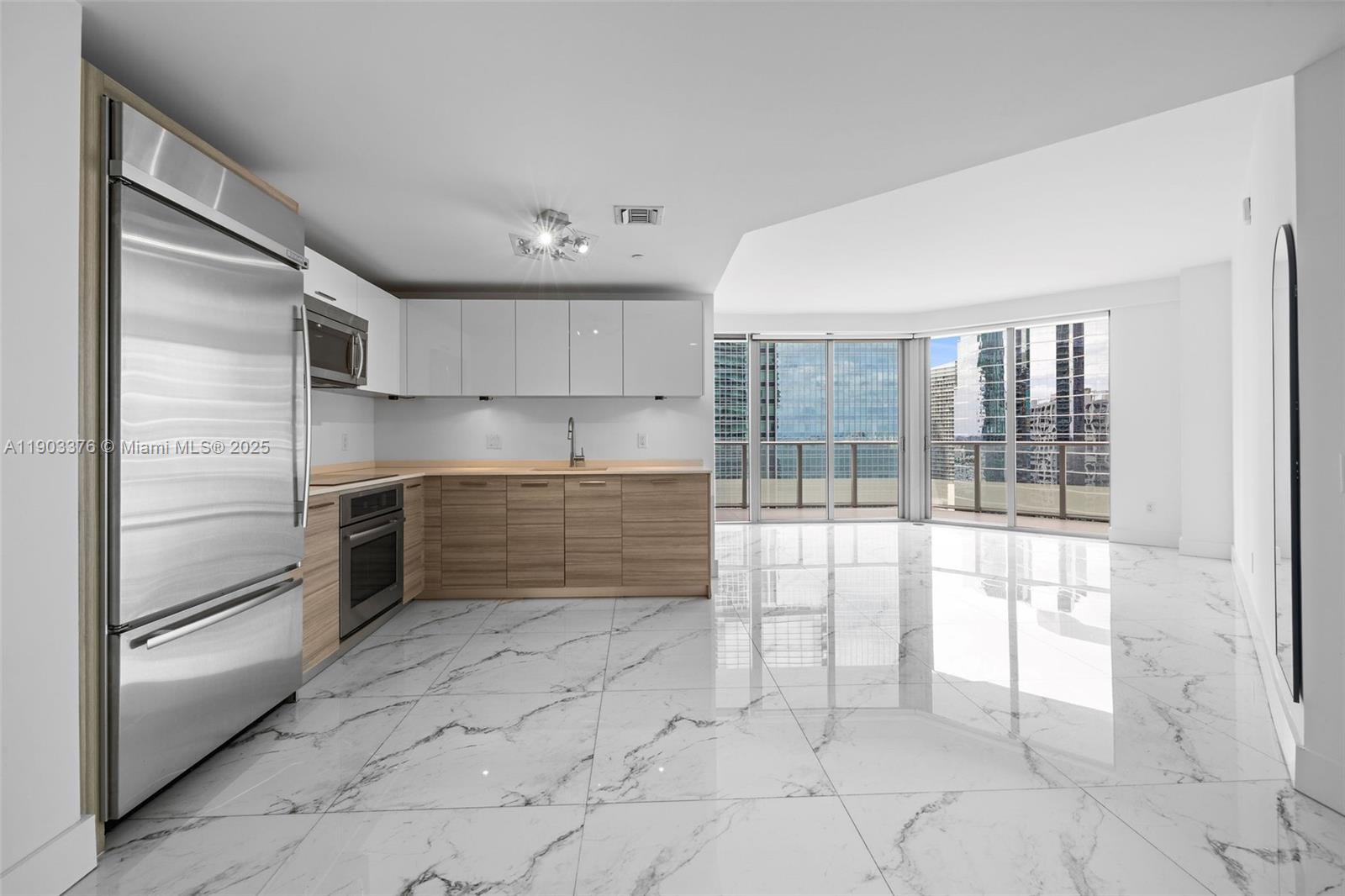 1300 Brickell Bay Dr # 2402
