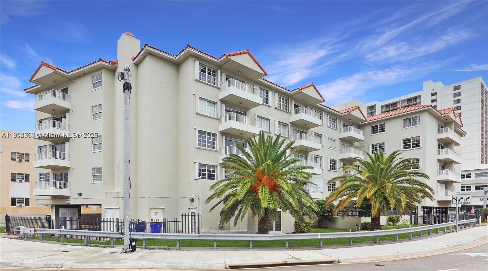 2600 Collins Ave # 405