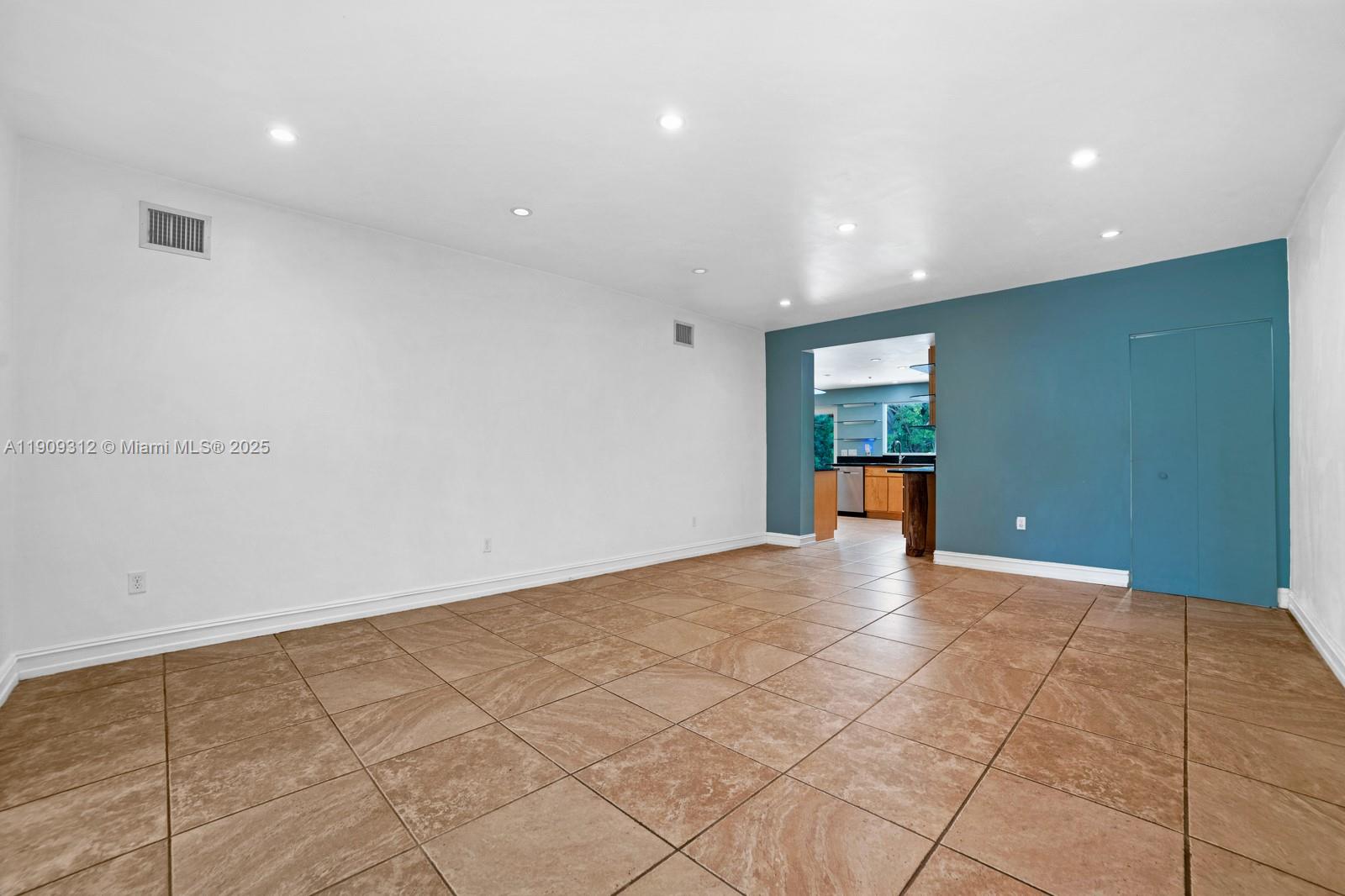 3470 N Meridian Ave