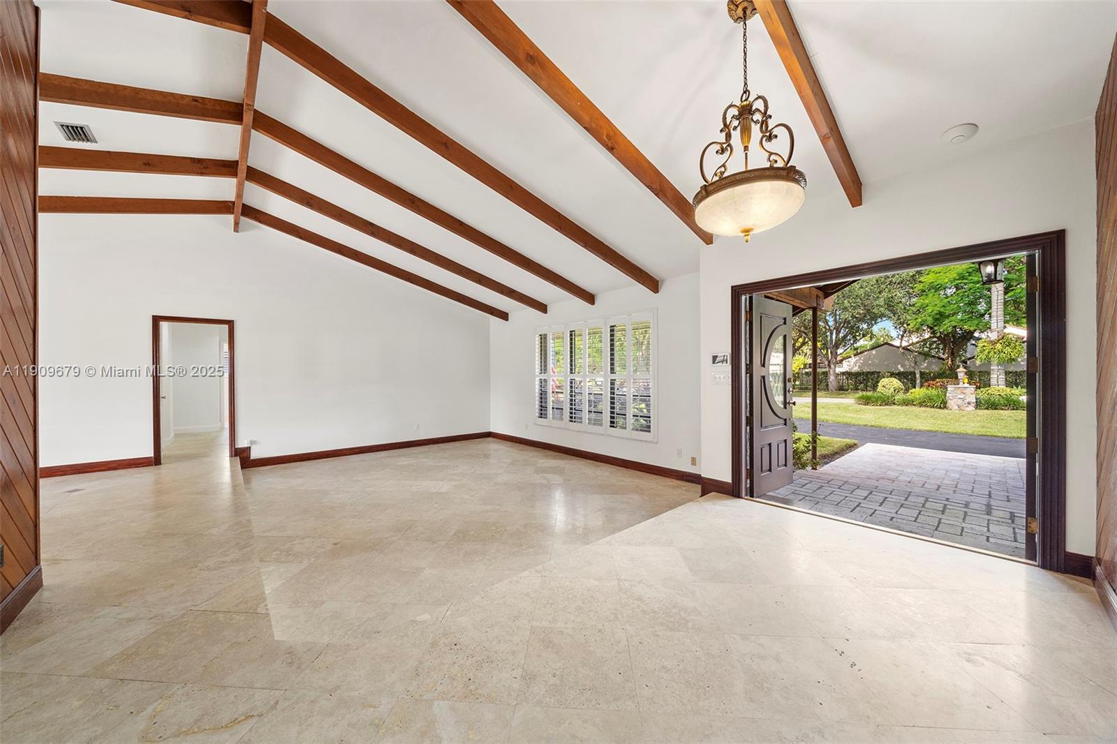 13240 N Calusa Club Dr