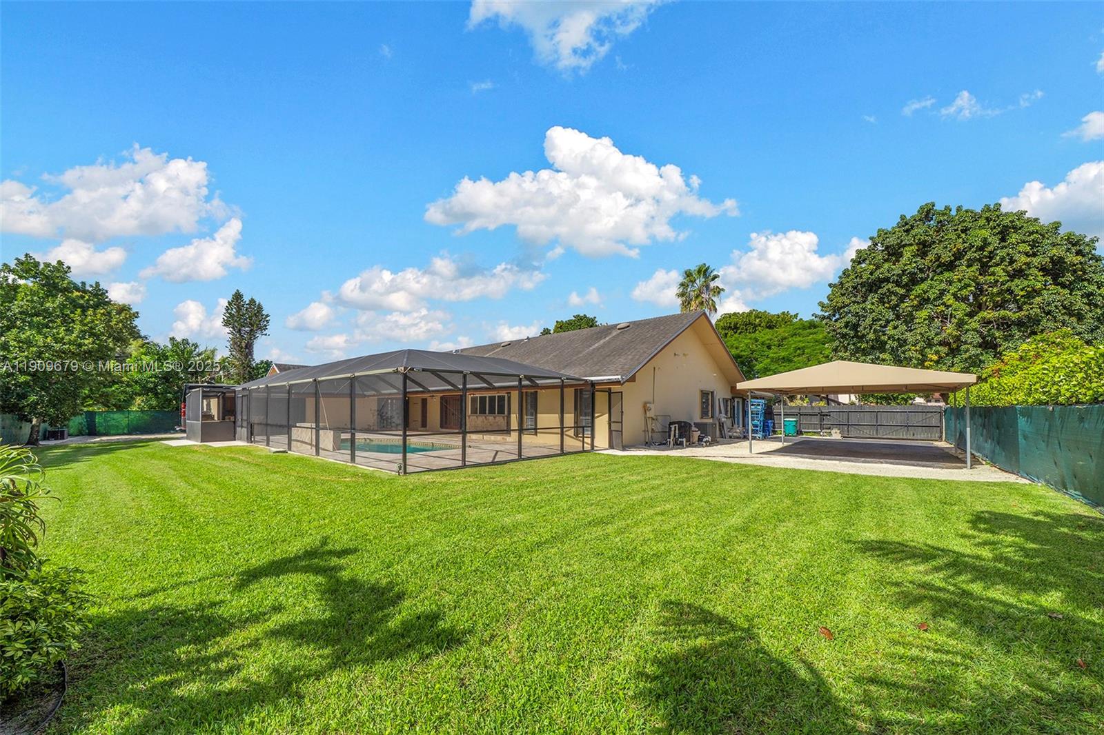 13240 N Calusa Club Dr