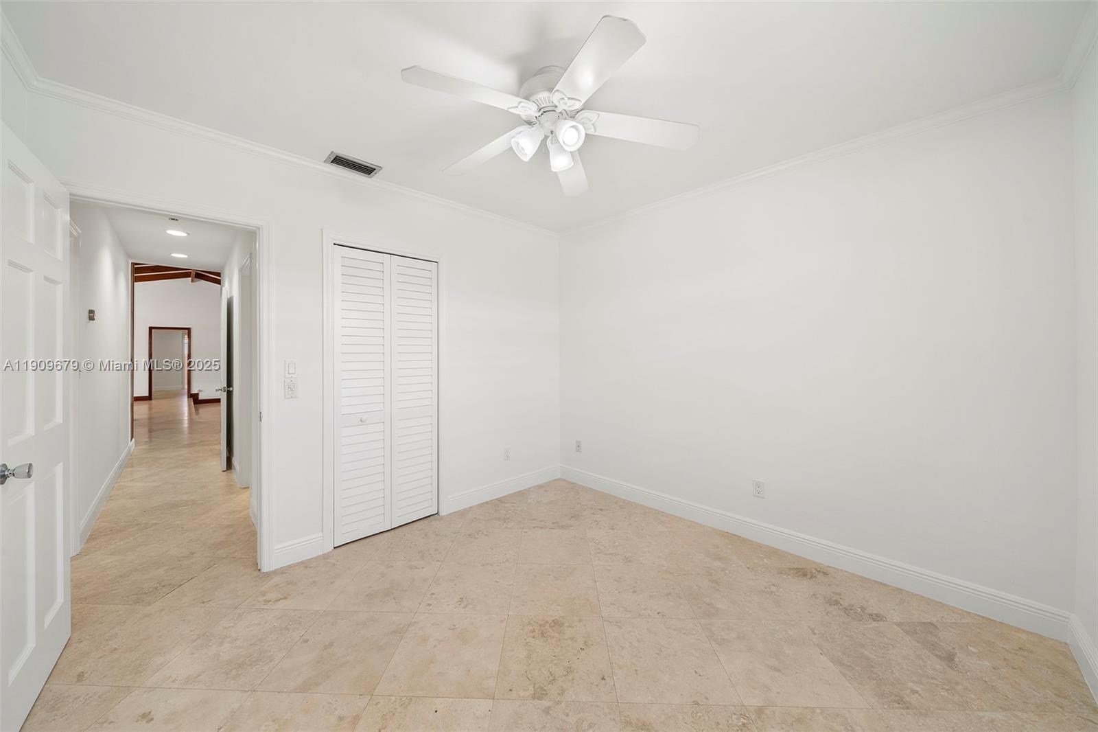 13240 N Calusa Club Dr
