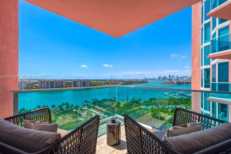 300 S Pointe Dr # 1702