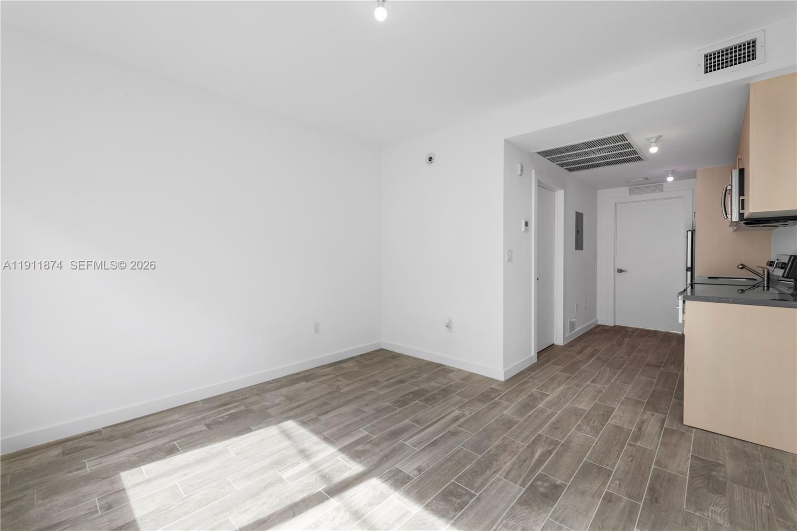 1035 Euclid Ave # 25