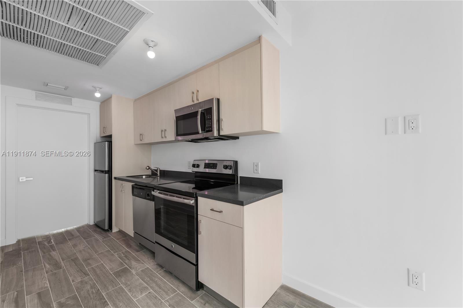 1035 Euclid Ave # 25