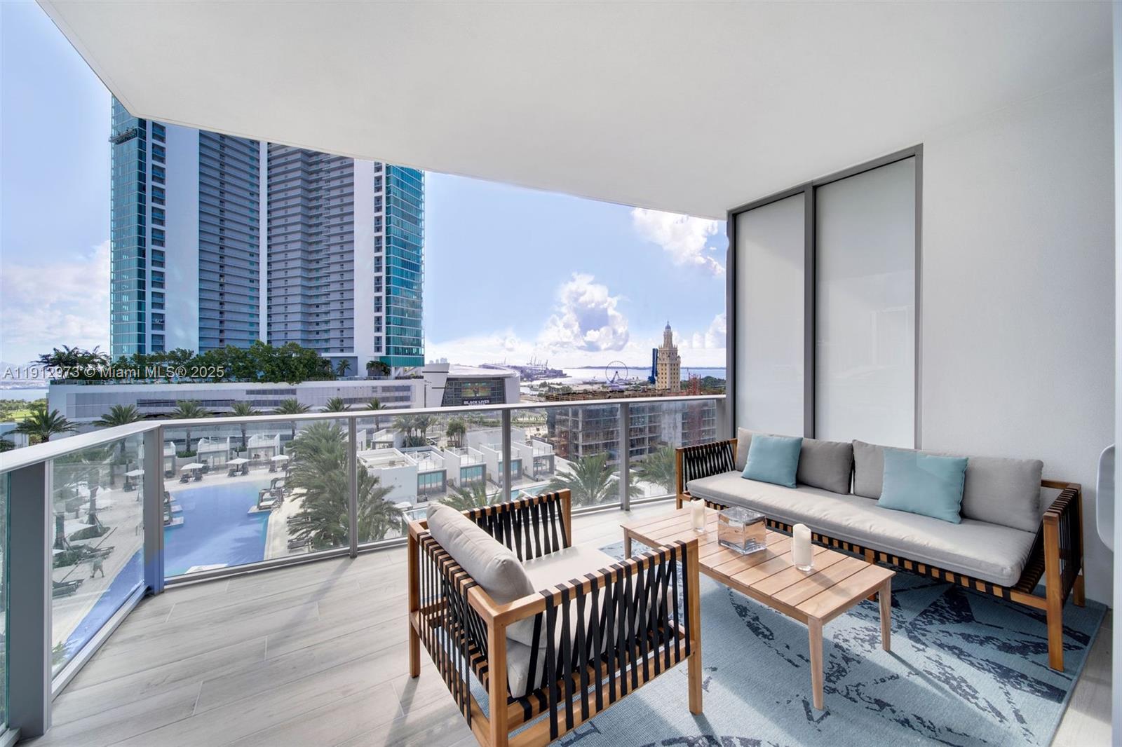 851 NE 1st Ave # 1107