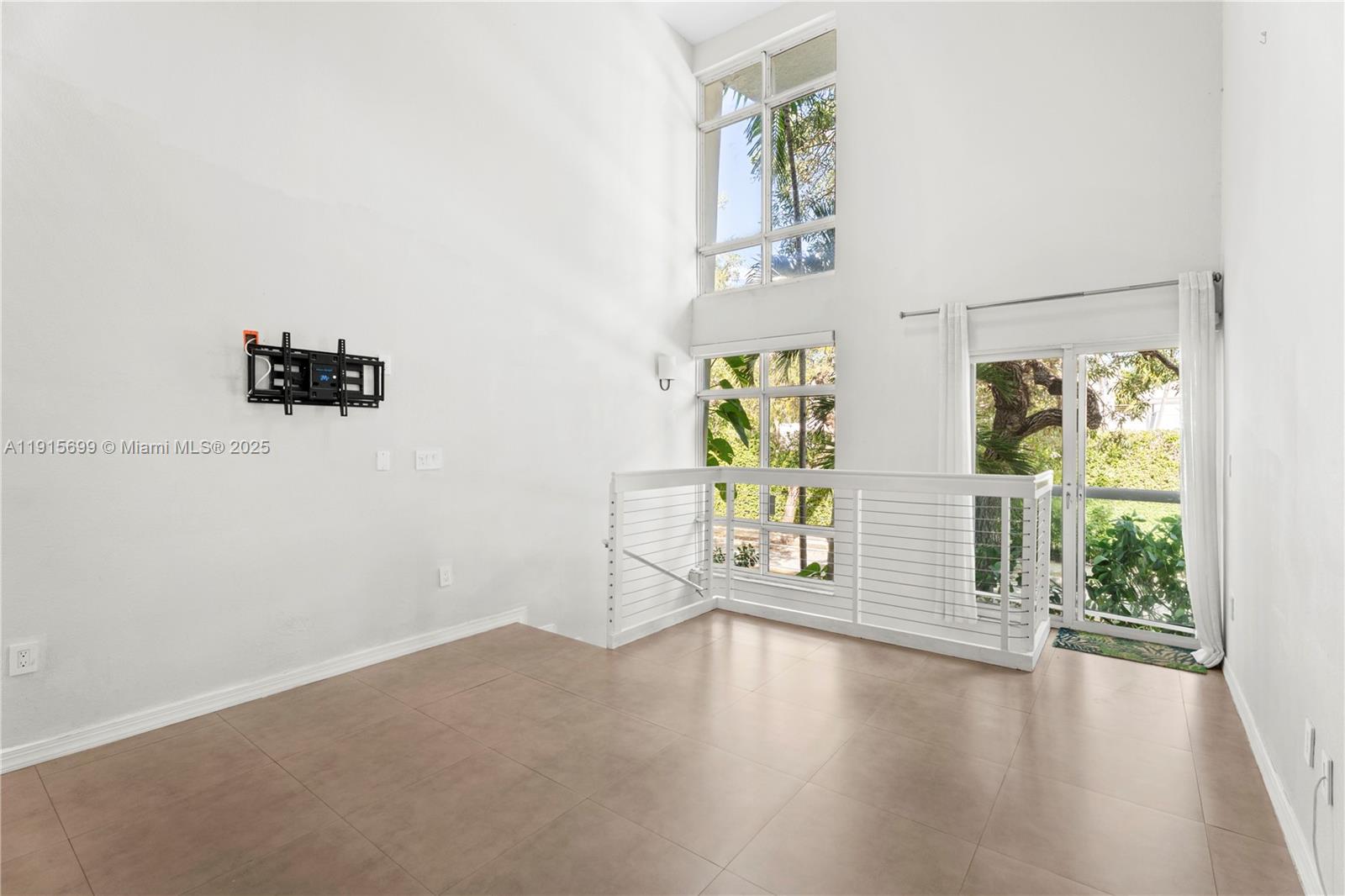 1853 Jefferson Ave # 6