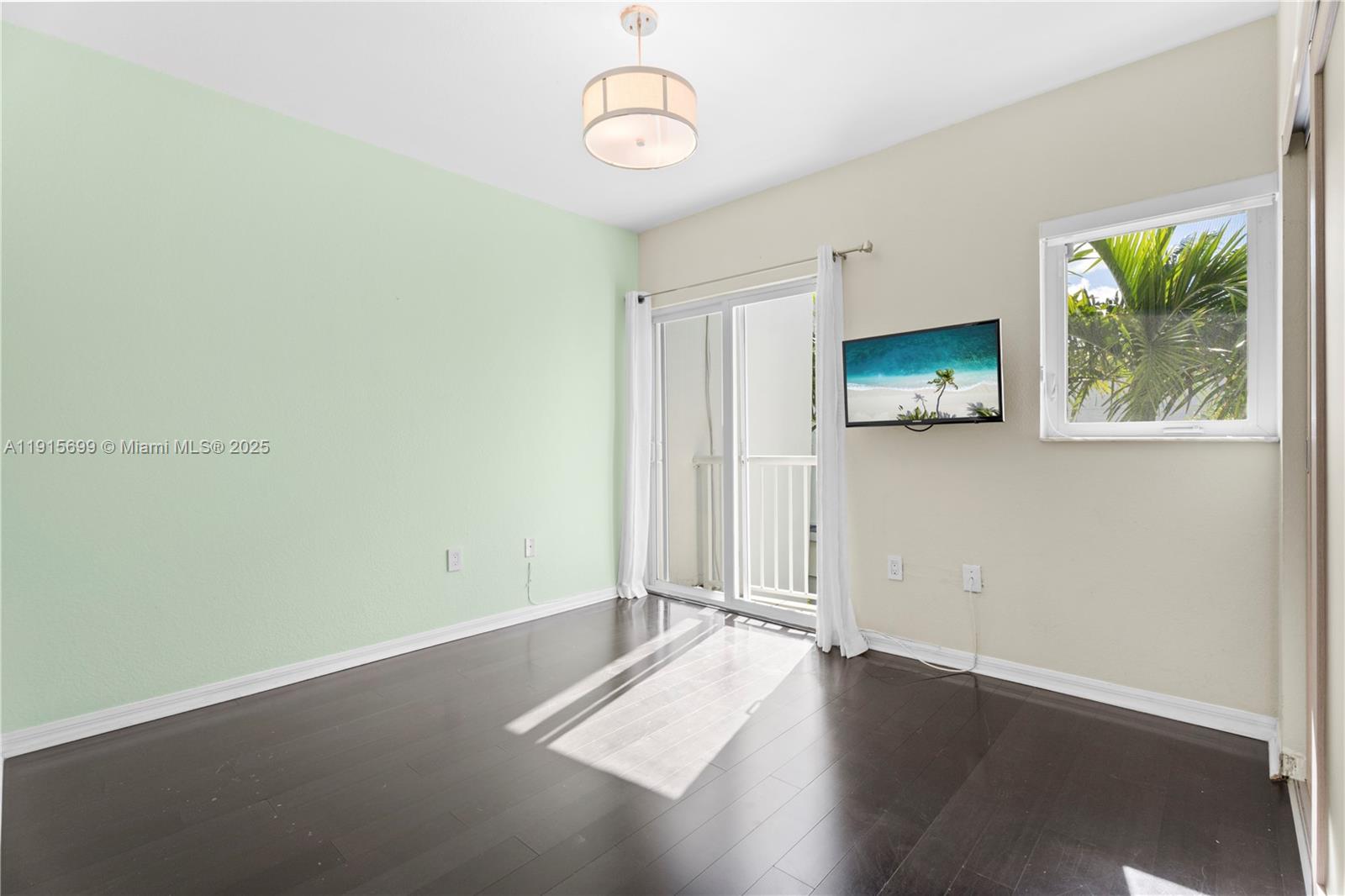 1853 Jefferson Ave # 6