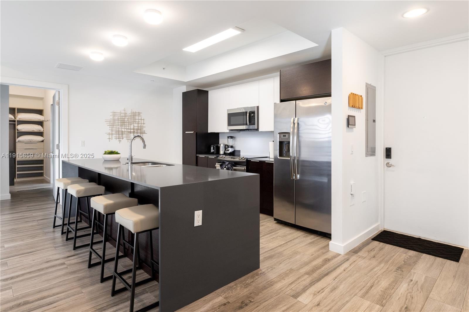 2955 S Bird Ave # B Unit: PH-B