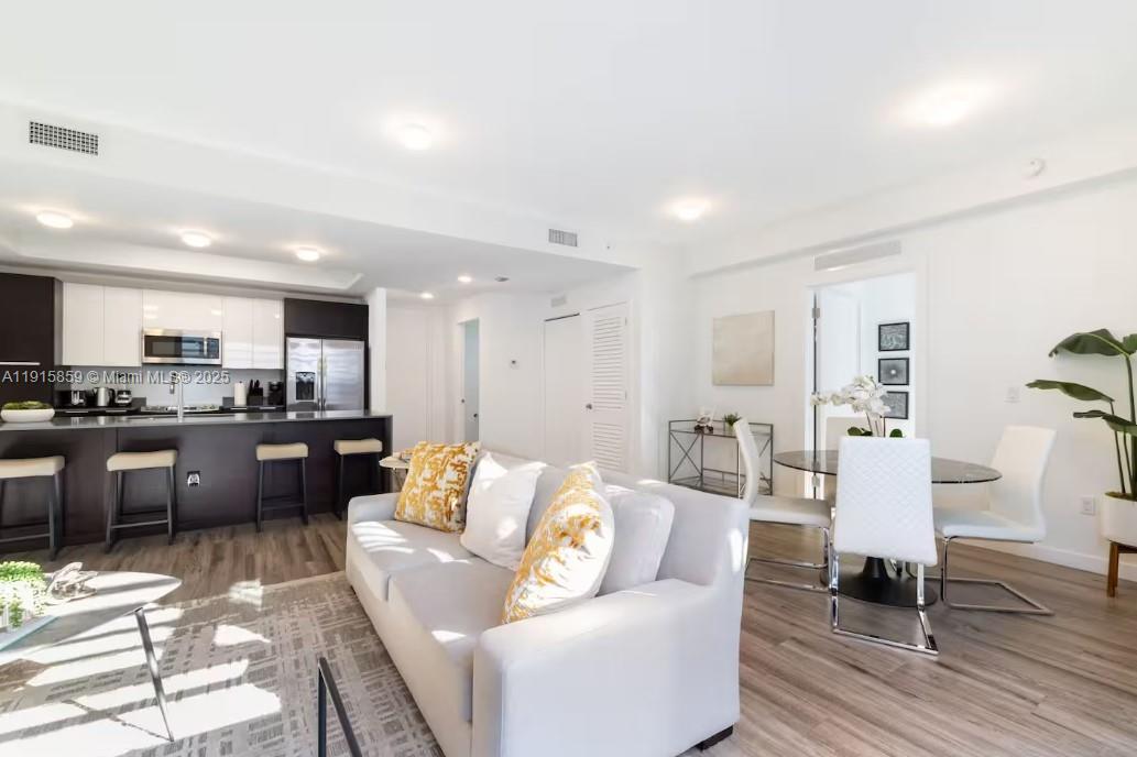 2955 S Bird Ave # B Unit: PH-B