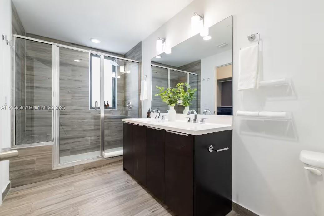 2955 S Bird Ave # B Unit: PH-B