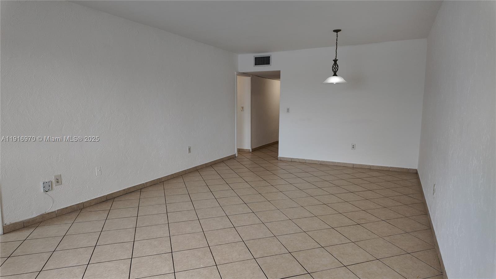 18900 NE 3rd Ct # 5 Unit: 528-5