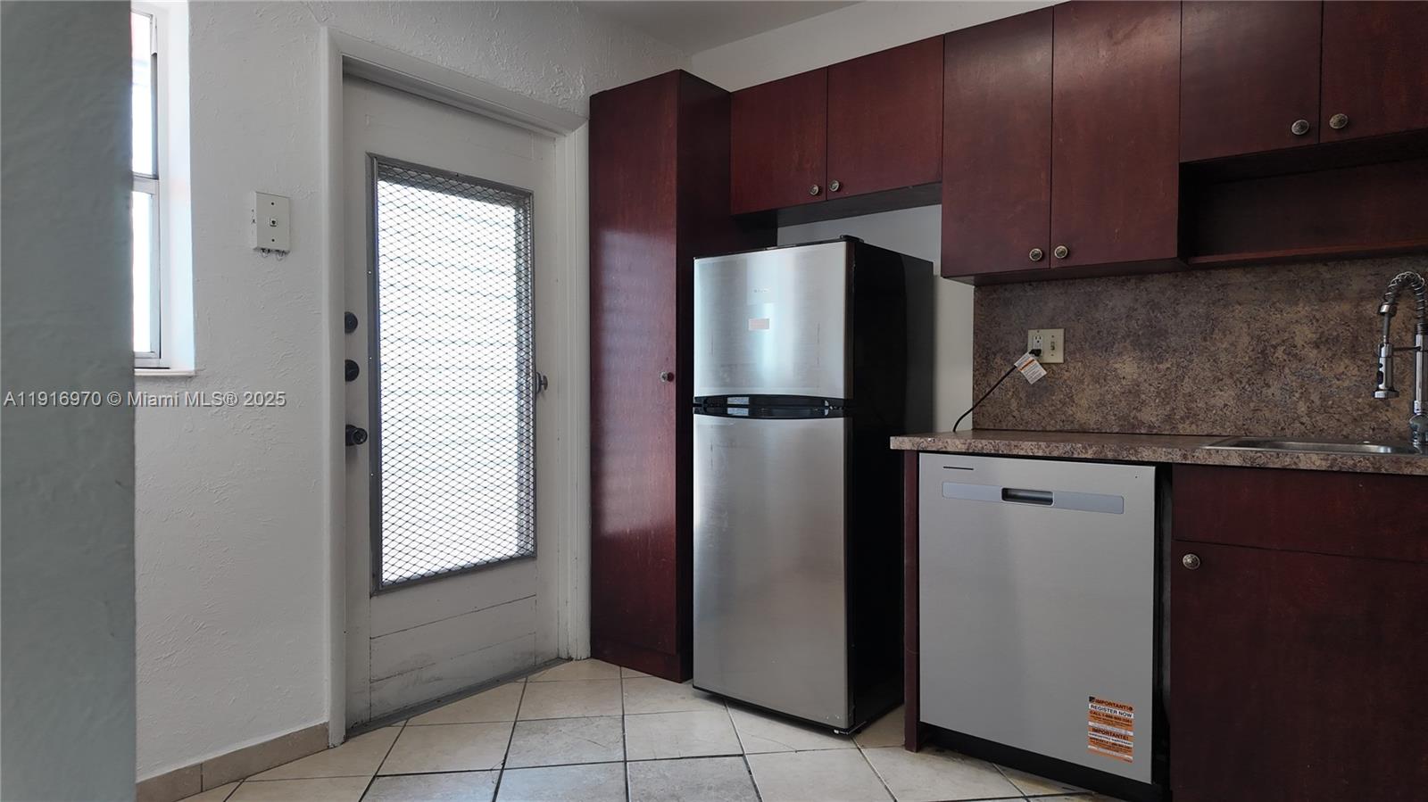 18900 NE 3rd Ct # 5 Unit: 528-5