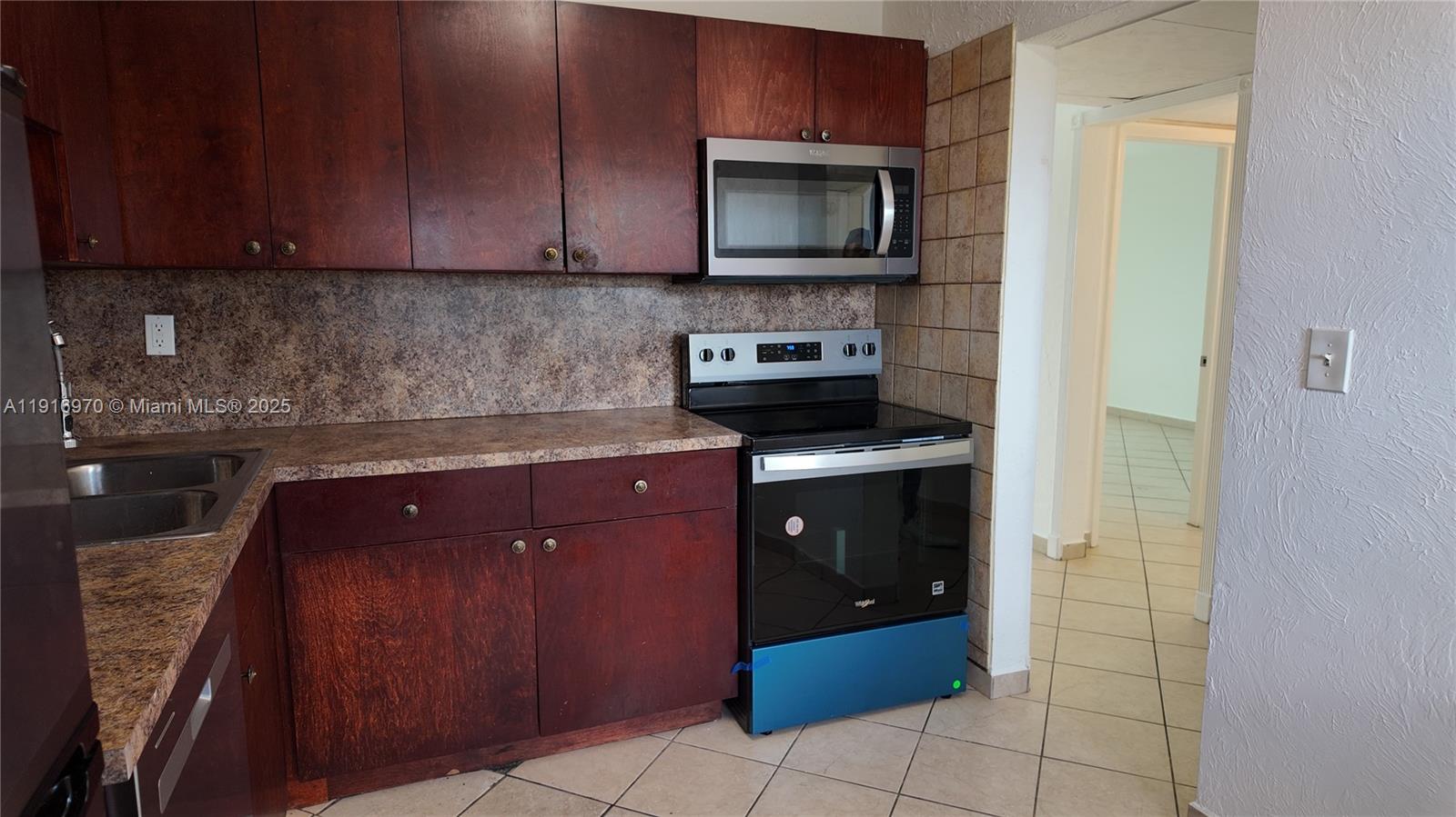 18900 NE 3rd Ct # 5 Unit: 528-5