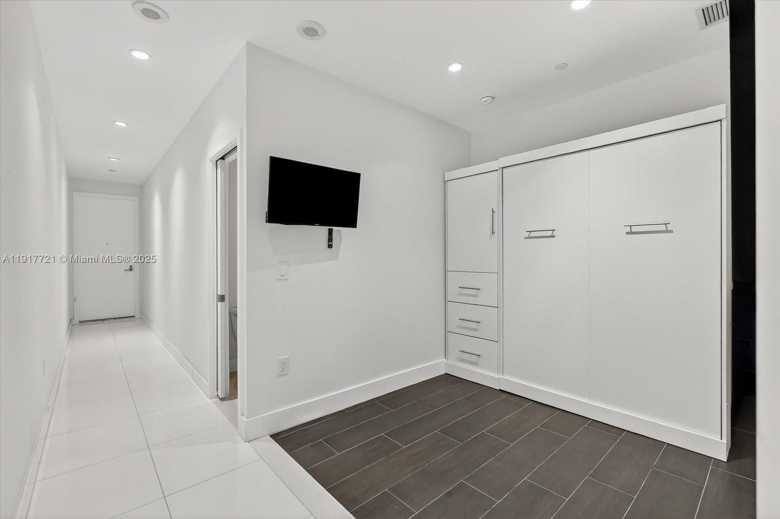 900 Brickell Key Blvd # 2304