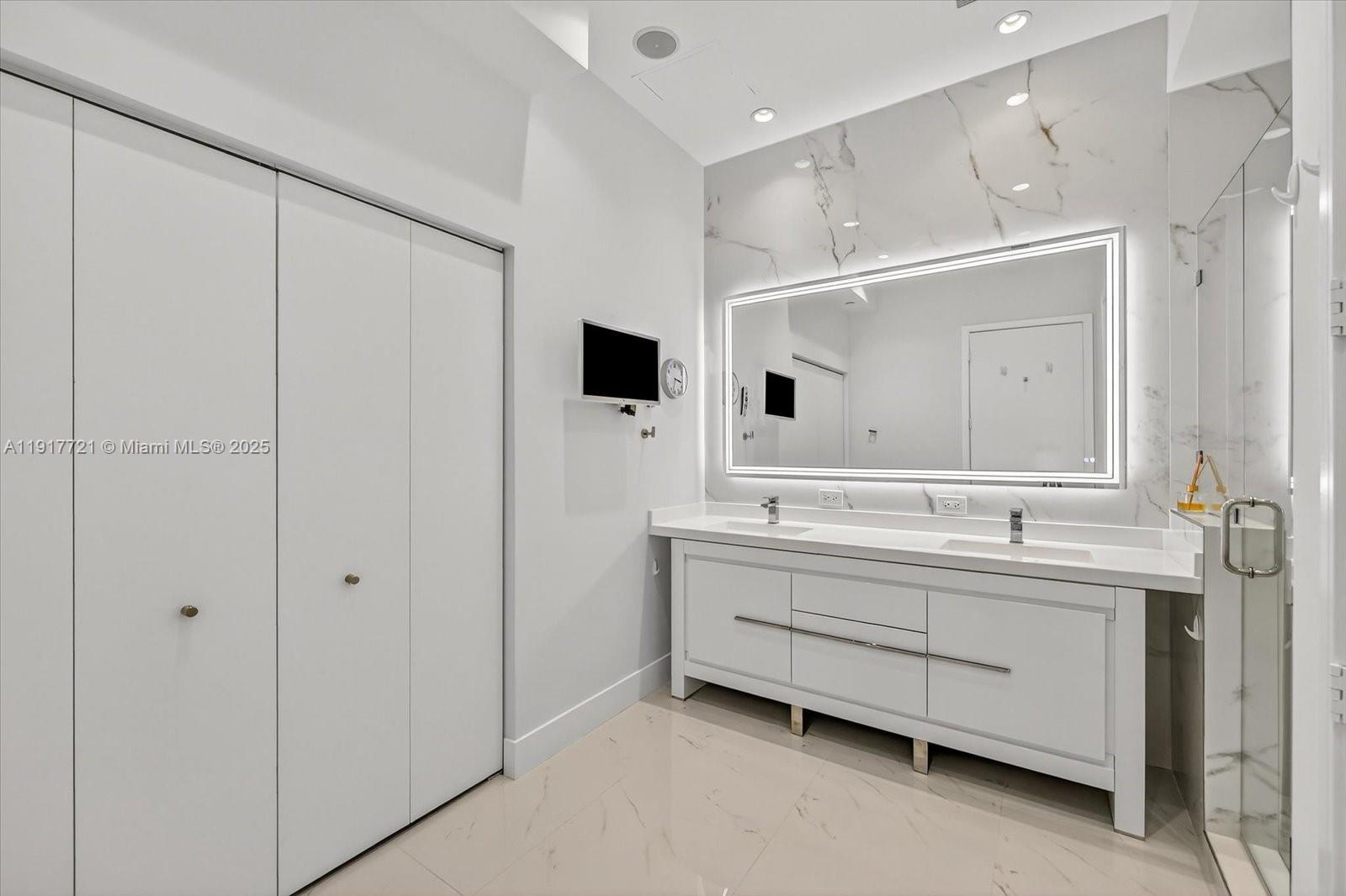 900 Brickell Key Blvd # 2304