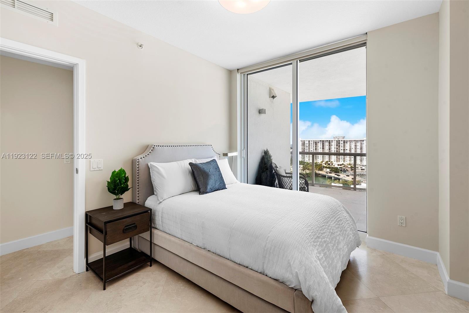 3801 Collins Ave # 1602